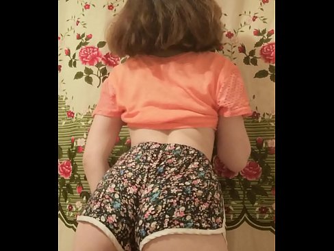 ❤️ Mozo sexy quitándose os calzóns ante a cámara Vídeo porno na pornografía gl.studiya-lpg-massazha-na-metro-vodnyj-stadion.ru ☑